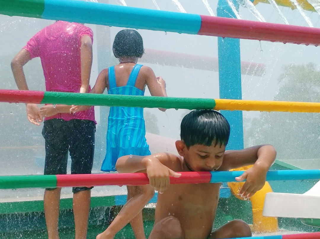 Amrapali Water Park景点图片