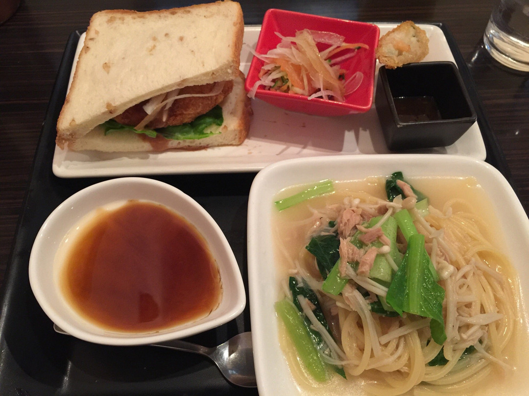 カフェ・ダイニング プリエ