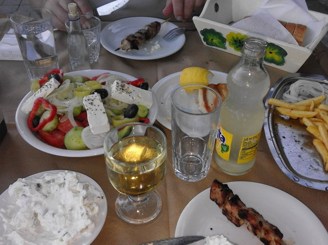 Nea Fokaia餐馆和美食-O Nikos Taverna