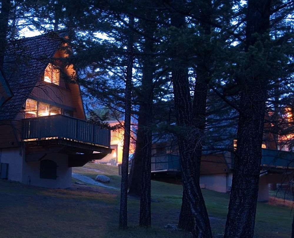 Bighorn No. 8酒店住宿-花旗松小屋度假酒店