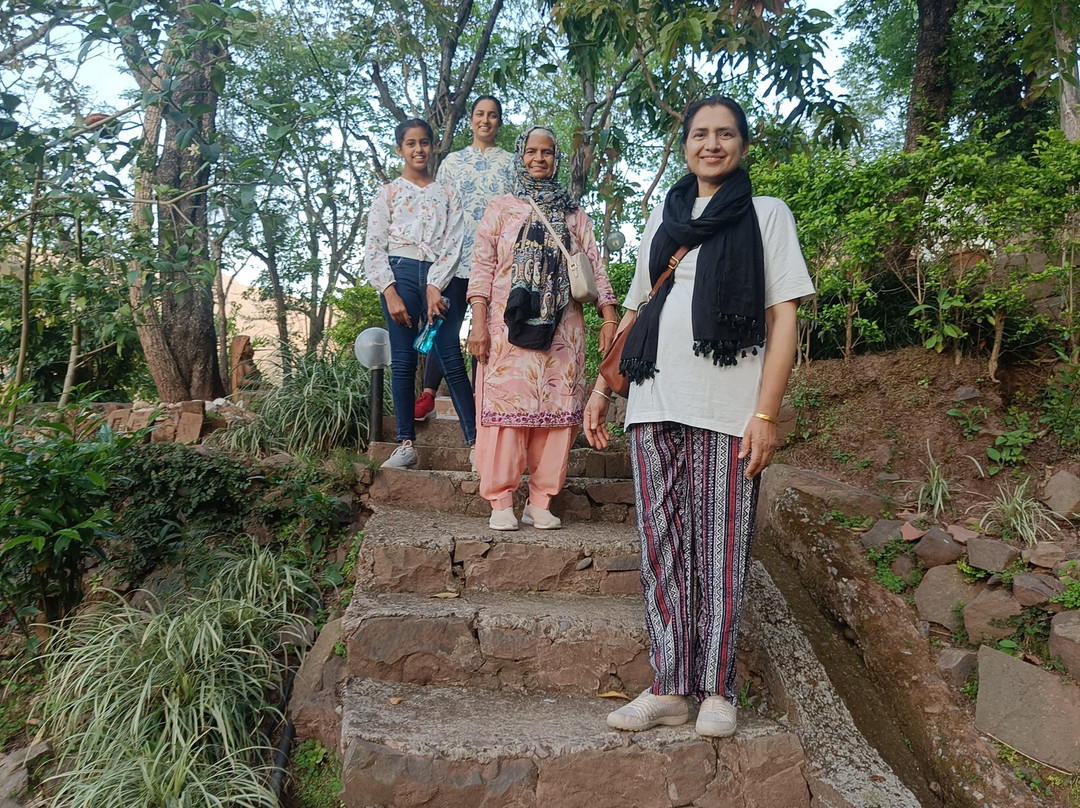 Writers Hill, Sirmour主图