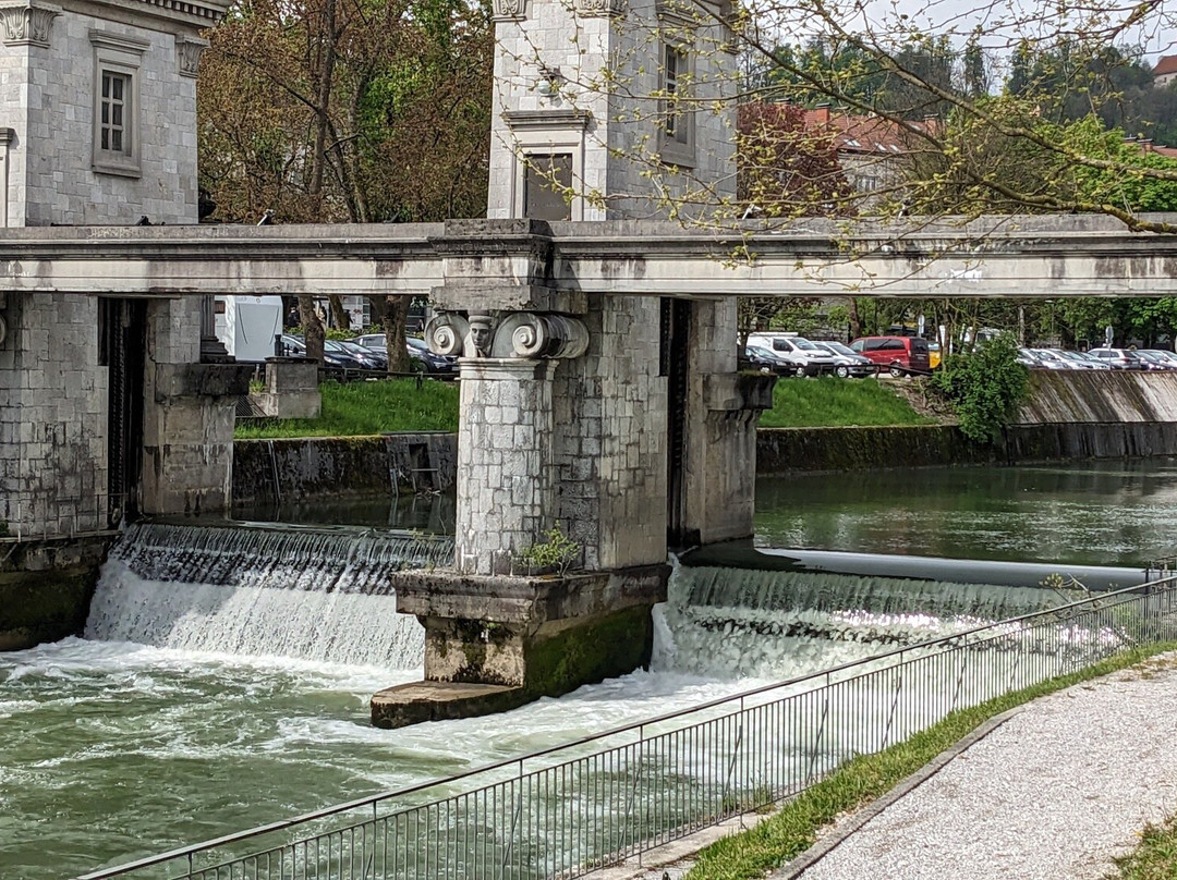 Ljubljanica River Barrier-卢布尔雅那必去景点