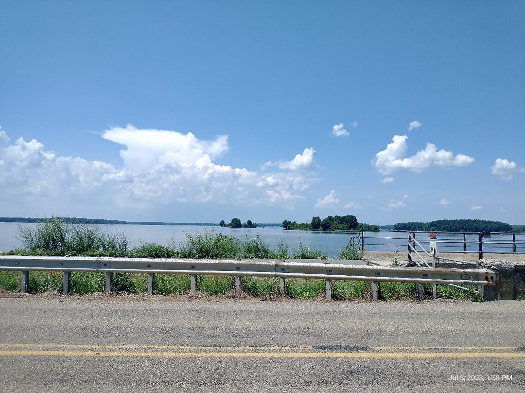 Linesville Spillway景点图片