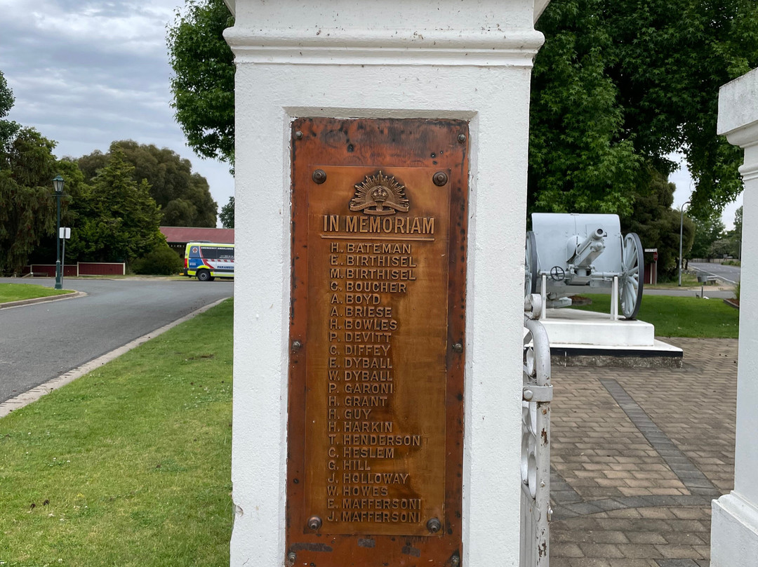 Soldiers Memorial Park景点图片