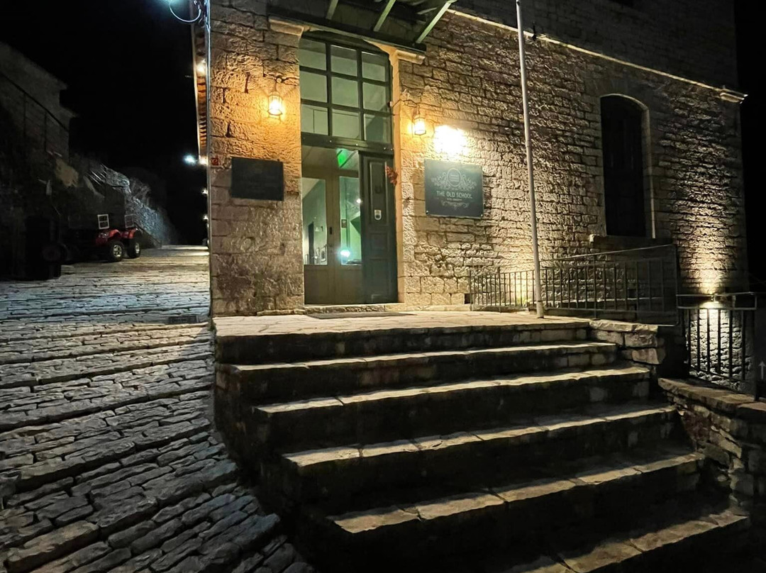 The Old School Boutique Hotel - Sirrako主图