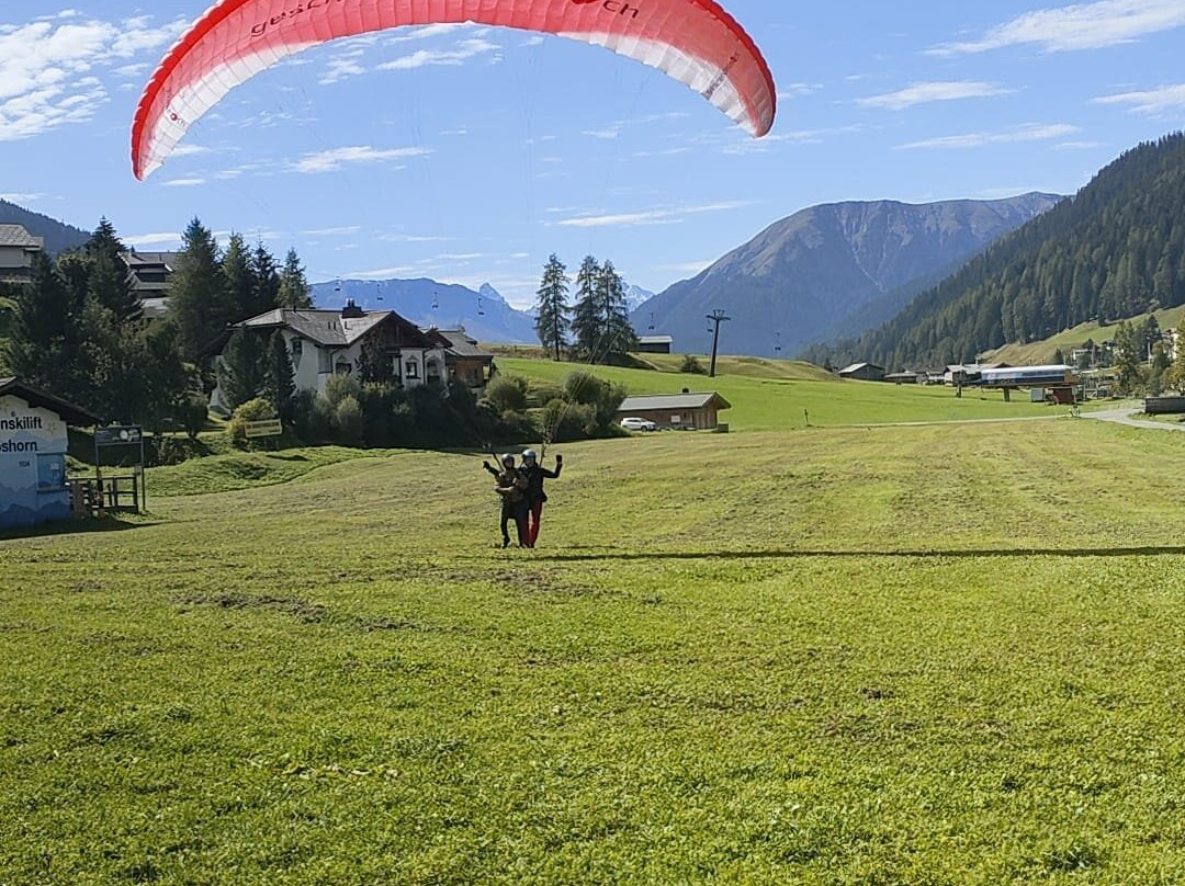 Joyride Paragliding景点图片