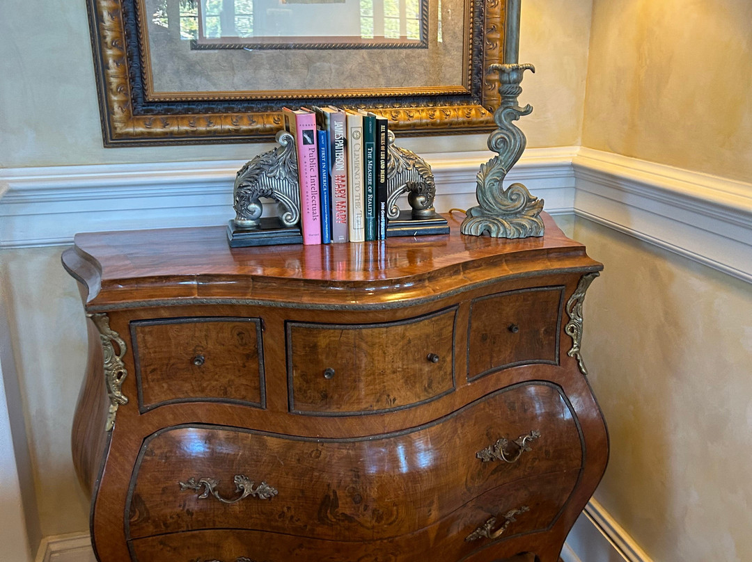 The Firehouse Inn主图