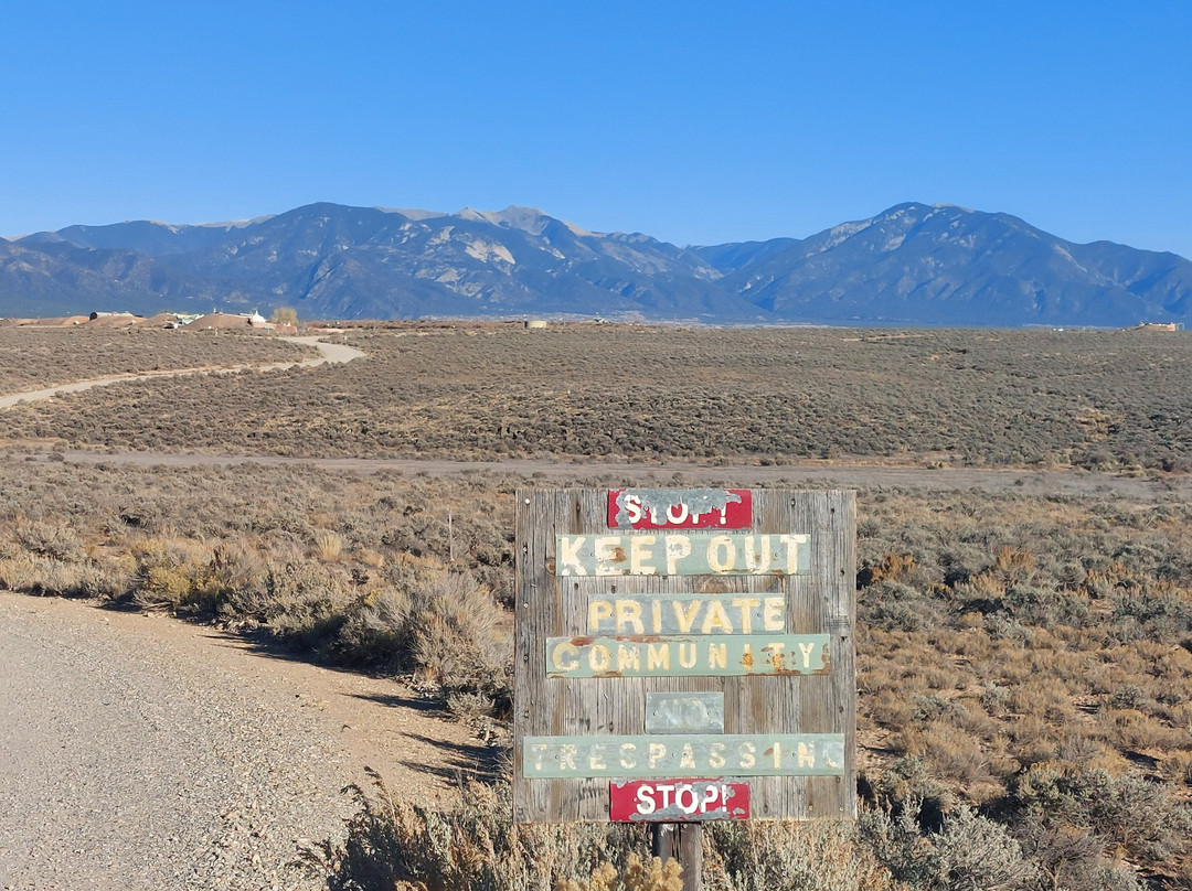 Earthship Visitor Center-道师城必去景点