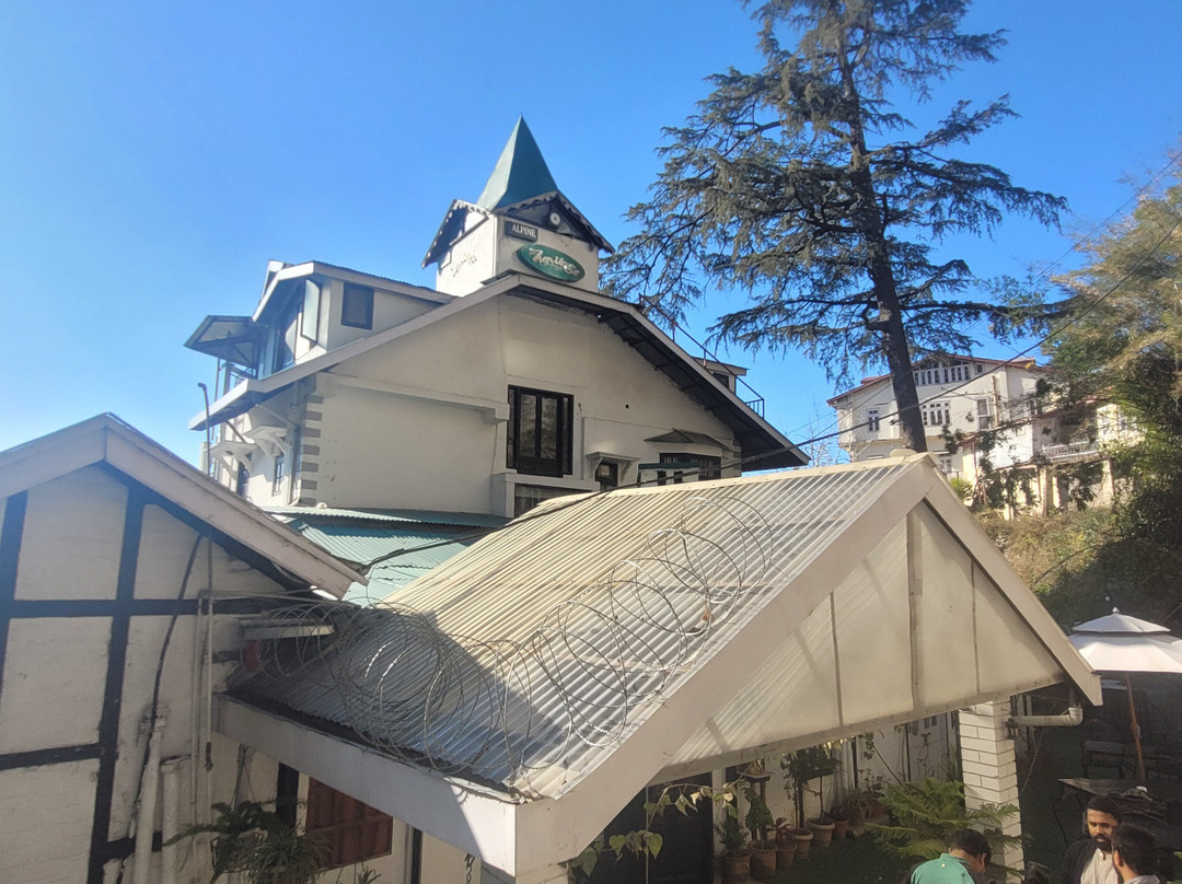 Khalini酒店住宿-Treebo The Alpine Heritage Residency