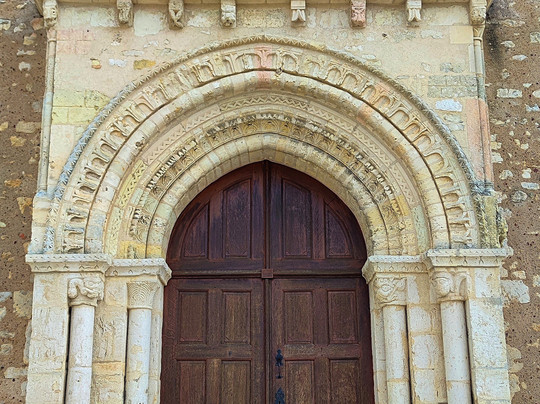 Église Saint-Lubin à Landes-le-Gaulois