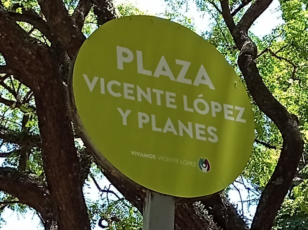 Plaza Vicente López y Planes-Olivos必去景点