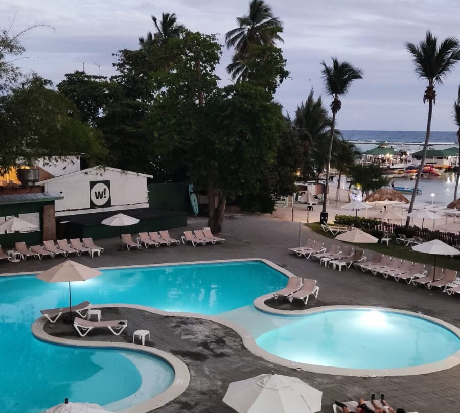 唐璜海滩度假村酒店主图