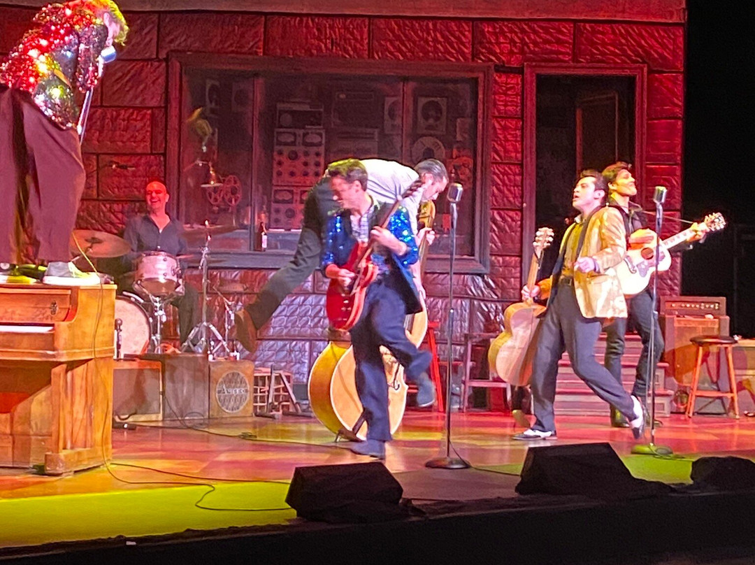 The Richard and Karen Carpenter Performing Arts Center-长滩必去景点