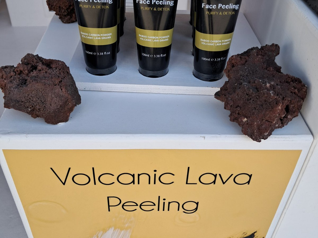 Noravite-卡马里必去景点