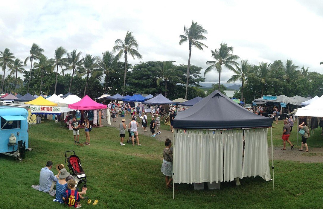 Sunday At The Port Douglas Market-道格拉斯港必去景点