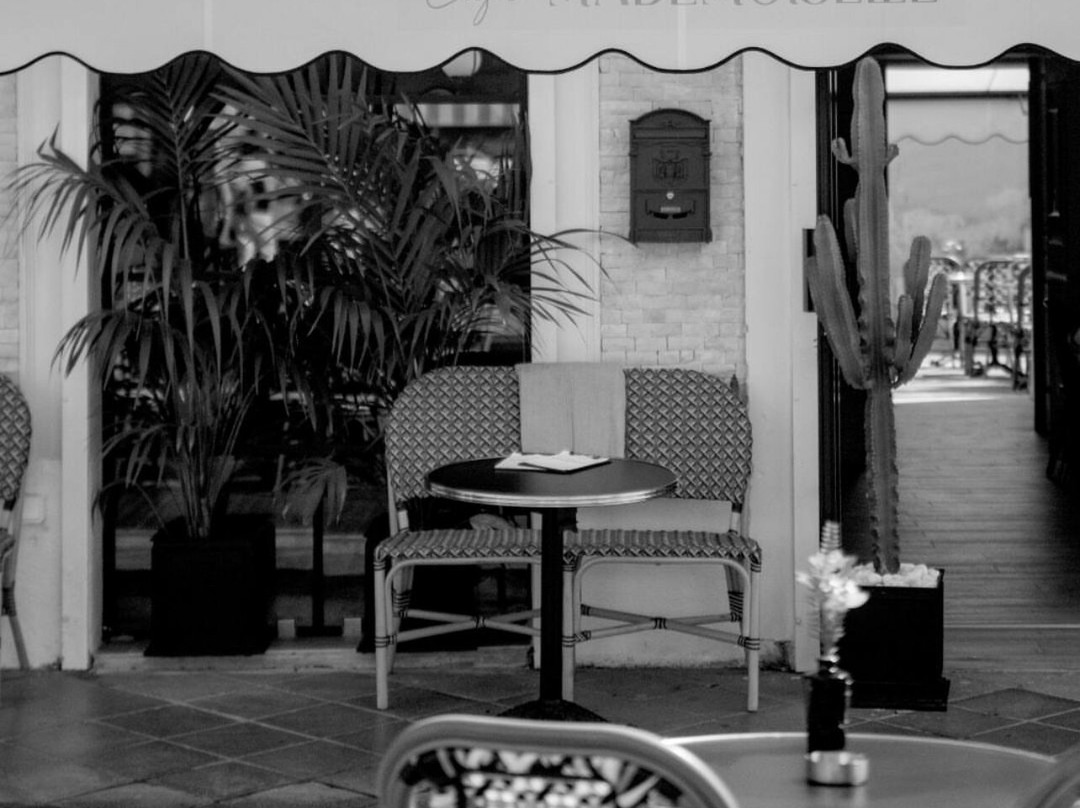 Café Mademoiselle
