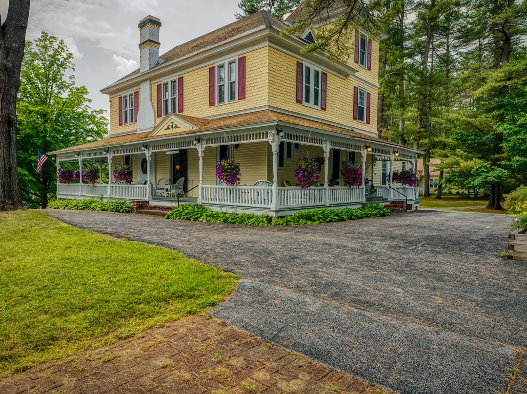 Rockwell Falls Inn And Wine Bar主图