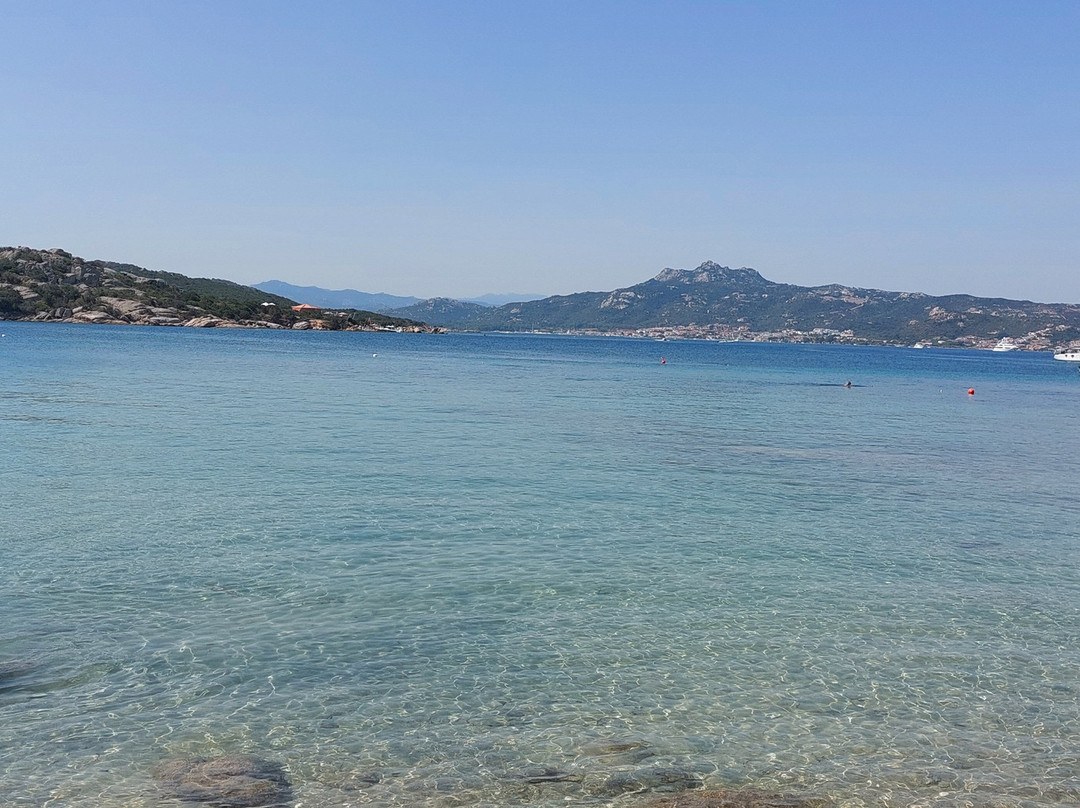 Spiaggia della Cala Li Mucchi Bianchi-Baia Sardinia必去景点