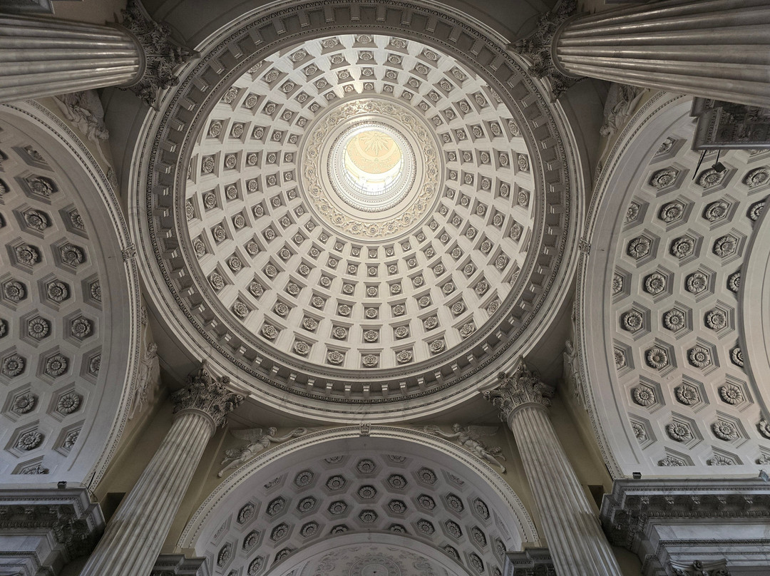 Parrocchia di S. Maurizio-因佩里亚必去景点