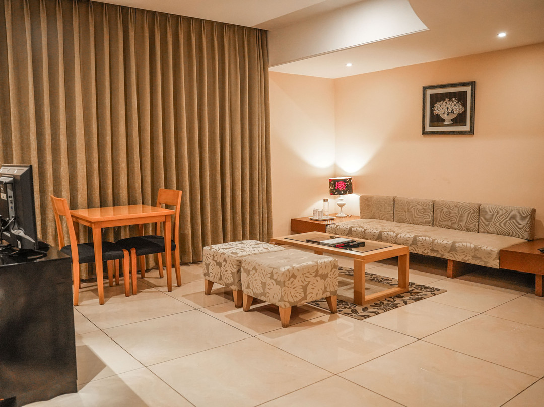 吉安思酒店主图