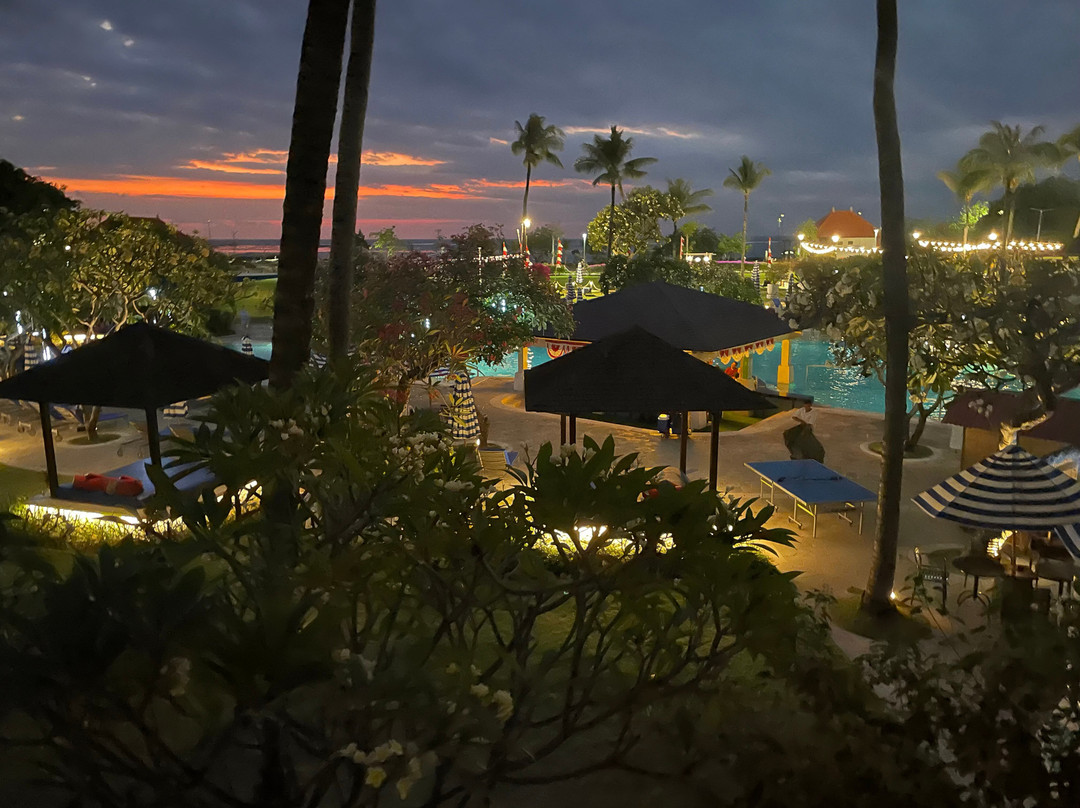 巴厘岛巴鲁娜假日度假酒店主图