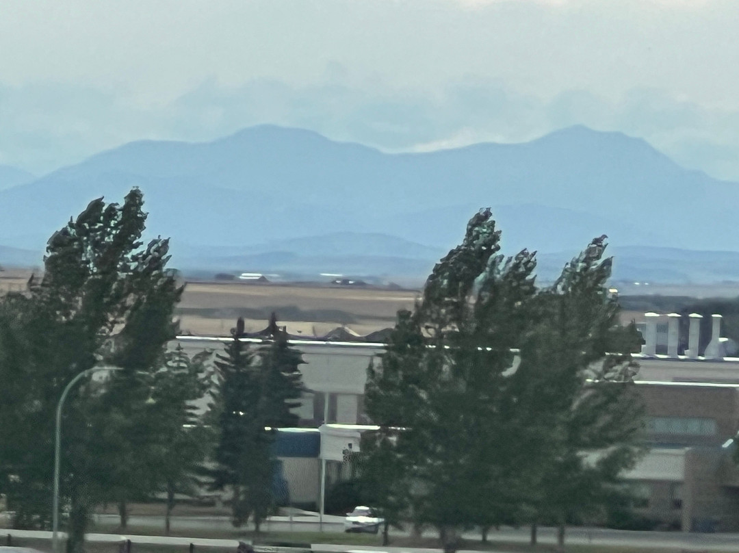 华美达高地河流酒店主图