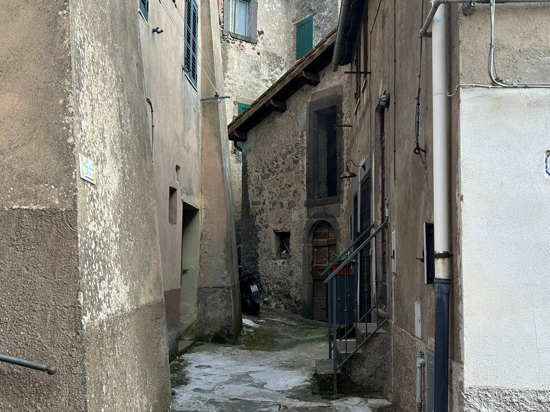 Lungolago di Marta-Marta必去景点