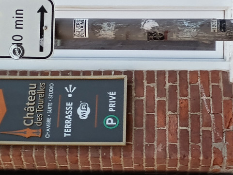 图雷尔城堡客栈主图