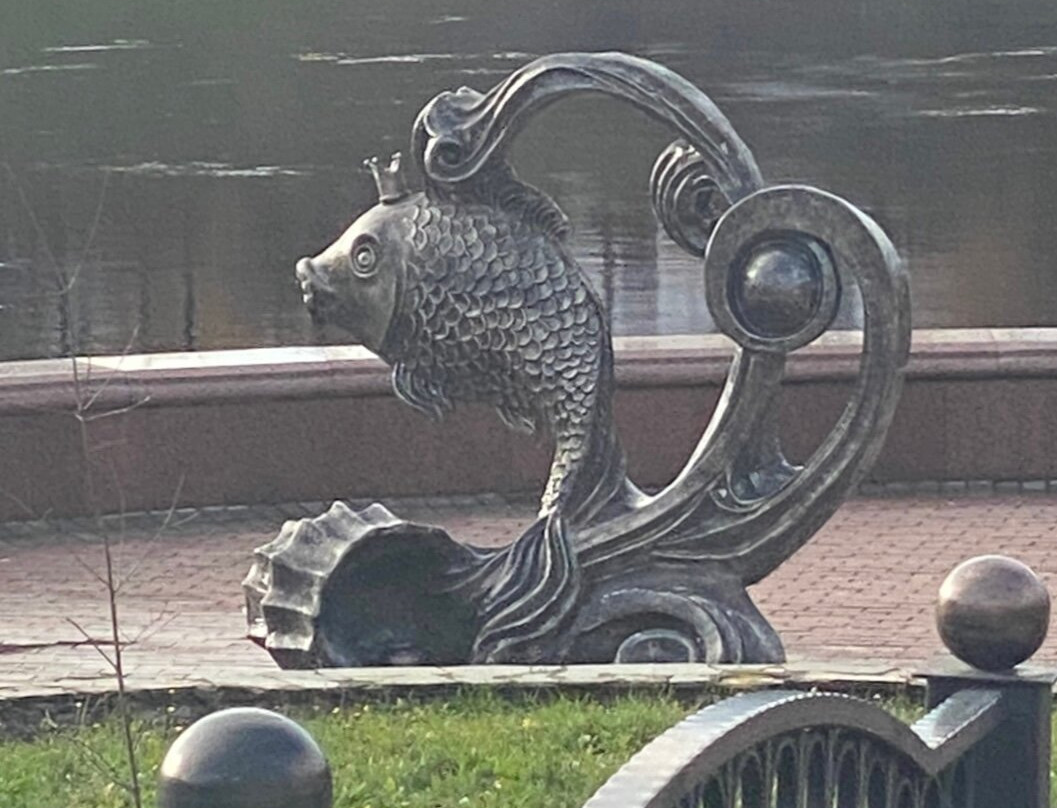 Sculpture Composition Goldfish-维捷布斯克必去景点