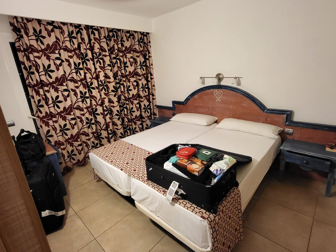 Apartamentos Cabau Cala Nova主图