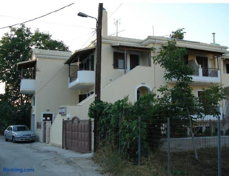 Tsogas Apartments