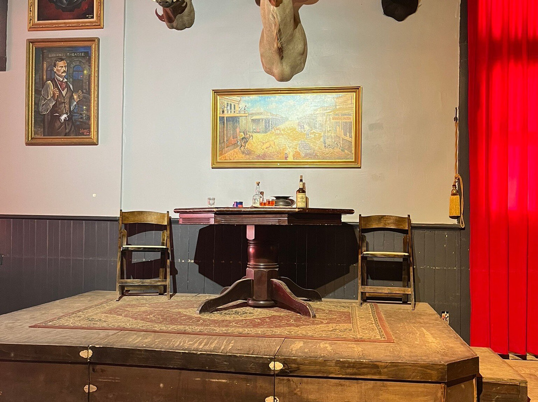 E Allen St-墓碑镇必去景点