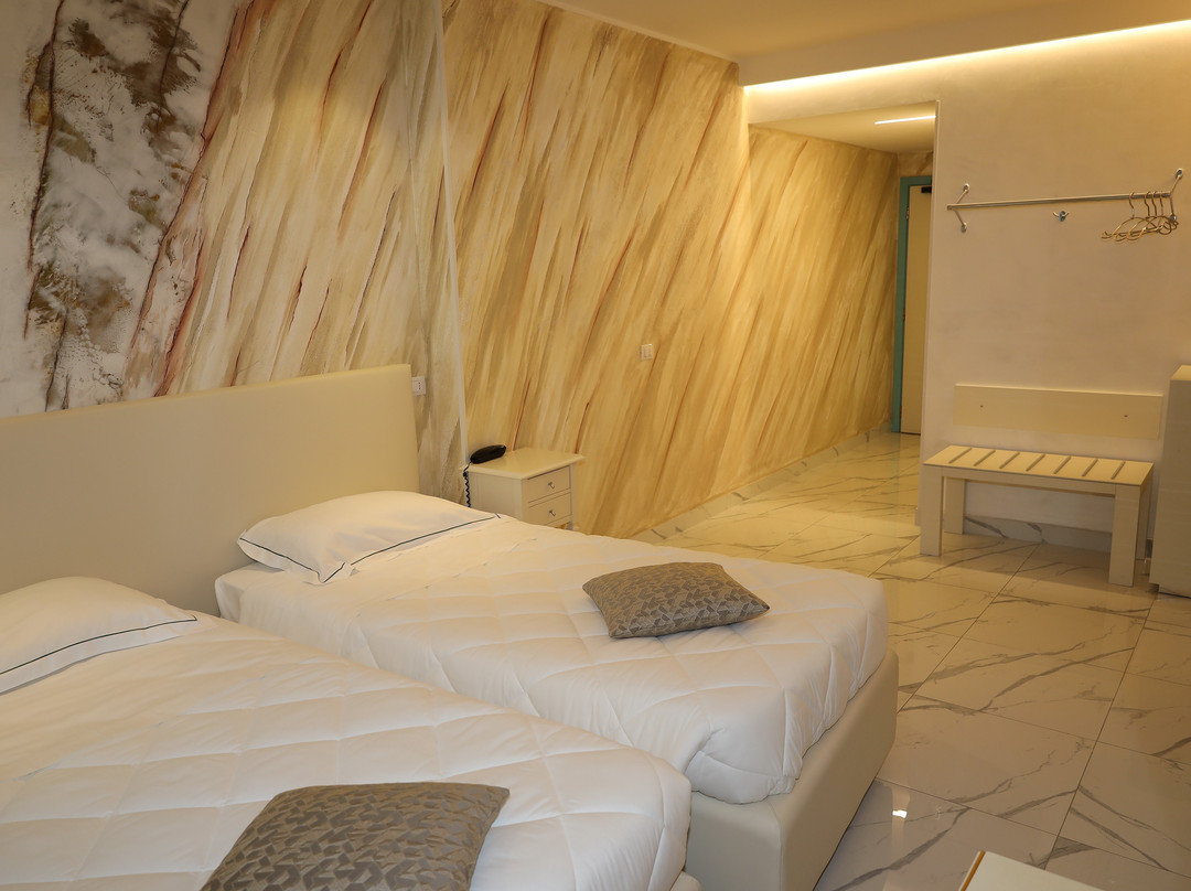 Hotel Continental主图