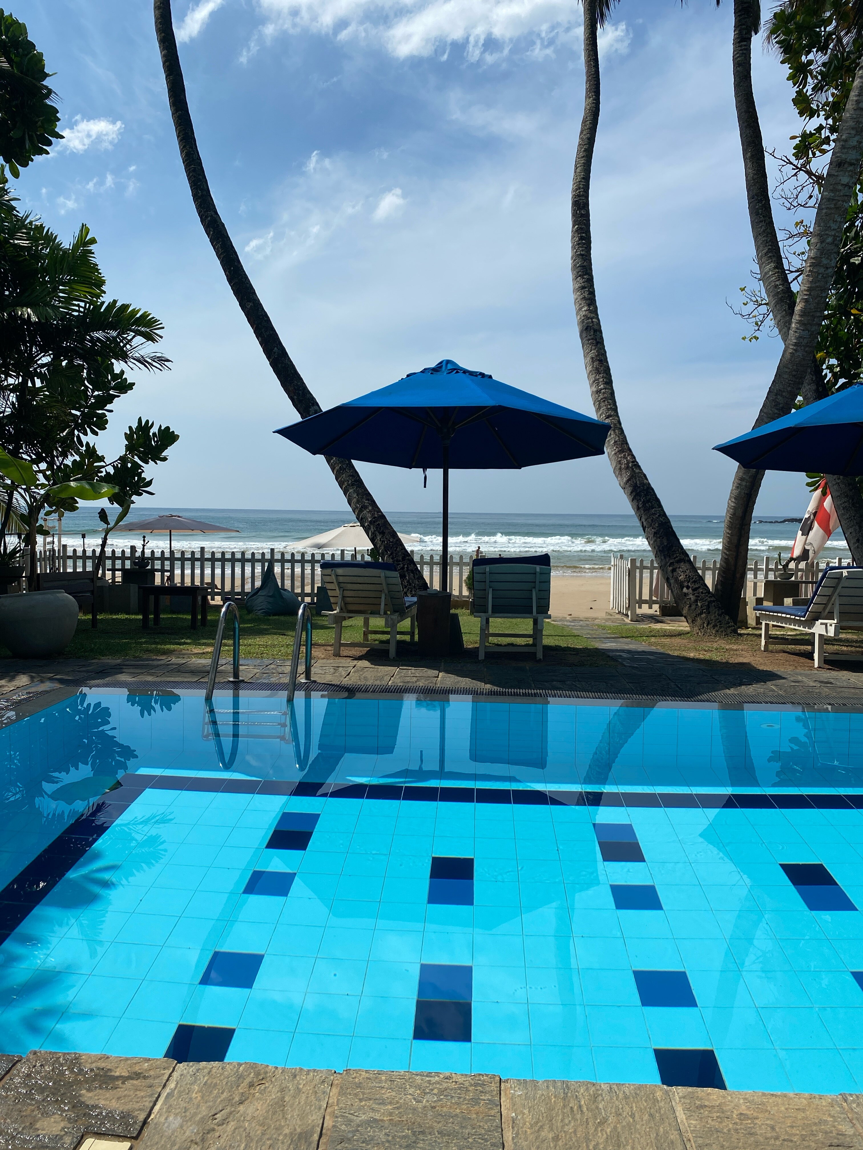 Smeralda Beach Hotel Dikwella-泳池