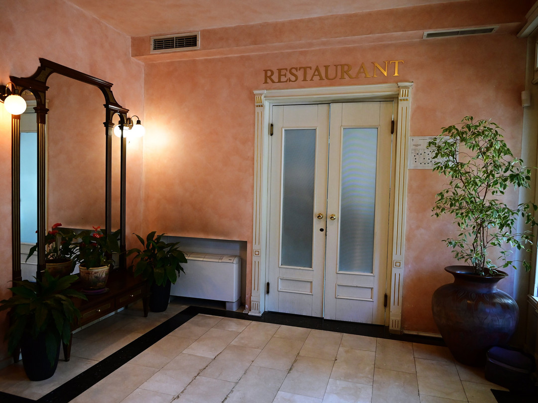 Family Hotel Lazur主图