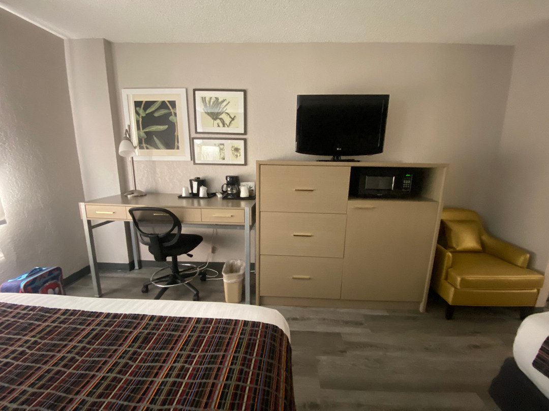 迈阿密肯达尔江山旅馆&套房酒店主图