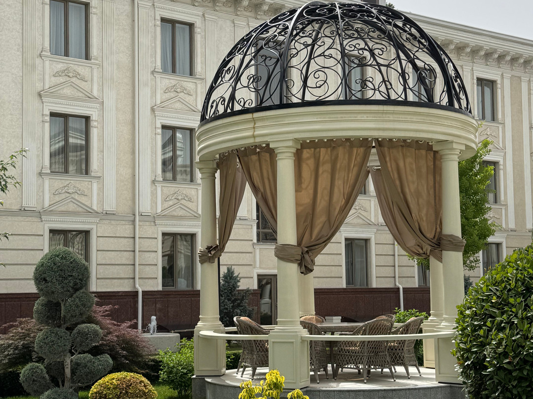 Zarafshon Parkside Hotel主图