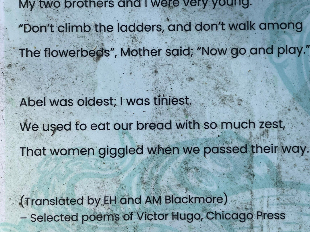 Victor Hugo Statue-St Peter Port必去景点