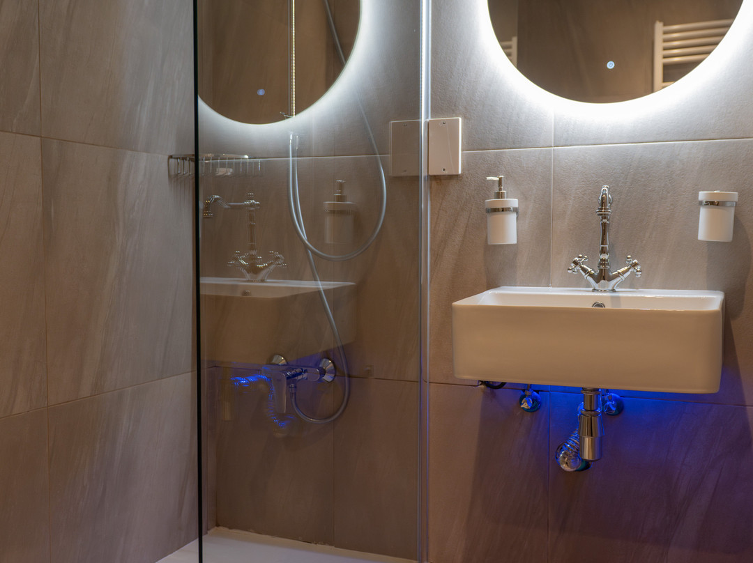 新赫尔维蒂酒店主图