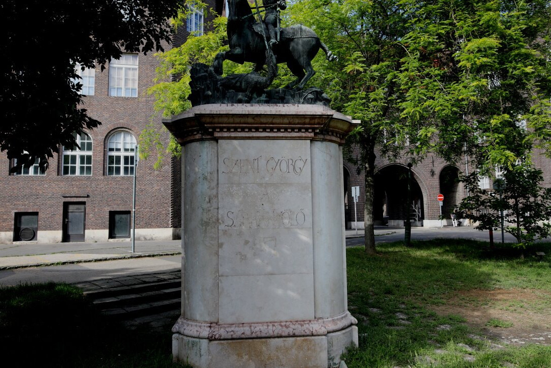 Statue of St George and the Dragon-塞格德必去景点