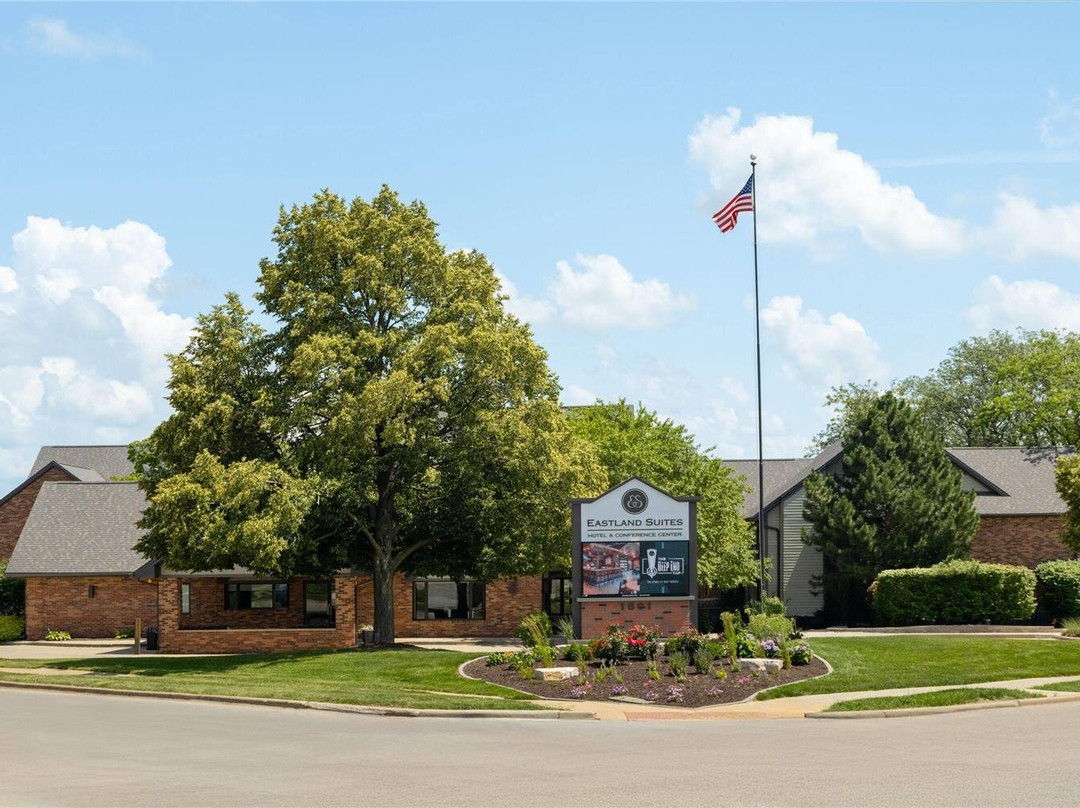 布卢明顿酒店住宿-Eastland Suites Hotel & Conference Center - Trademark Collection By Wyndham