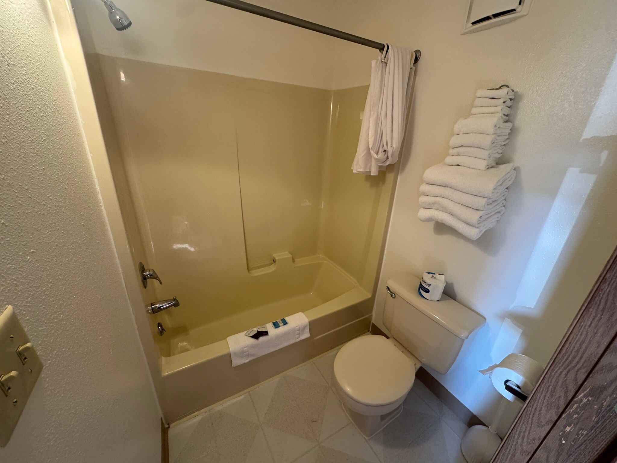 Young's Motel-官方