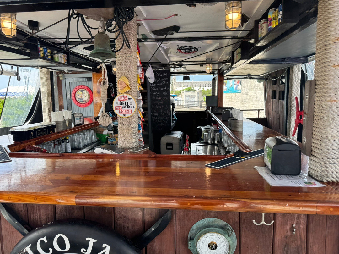 Calico Jack's Floating Bar-Somerset Village必去景点