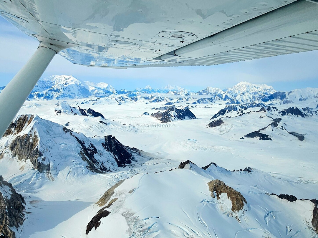 Rocking Star Adventures-Burwash Landing必去景点