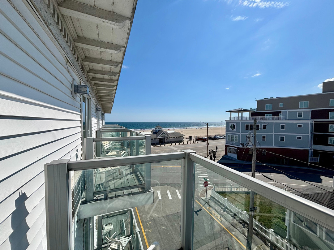 Ashworth by the Sea主图