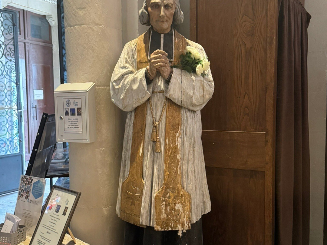 Basilique de Buglose-Saint-Vincent-de-Paul必去景点