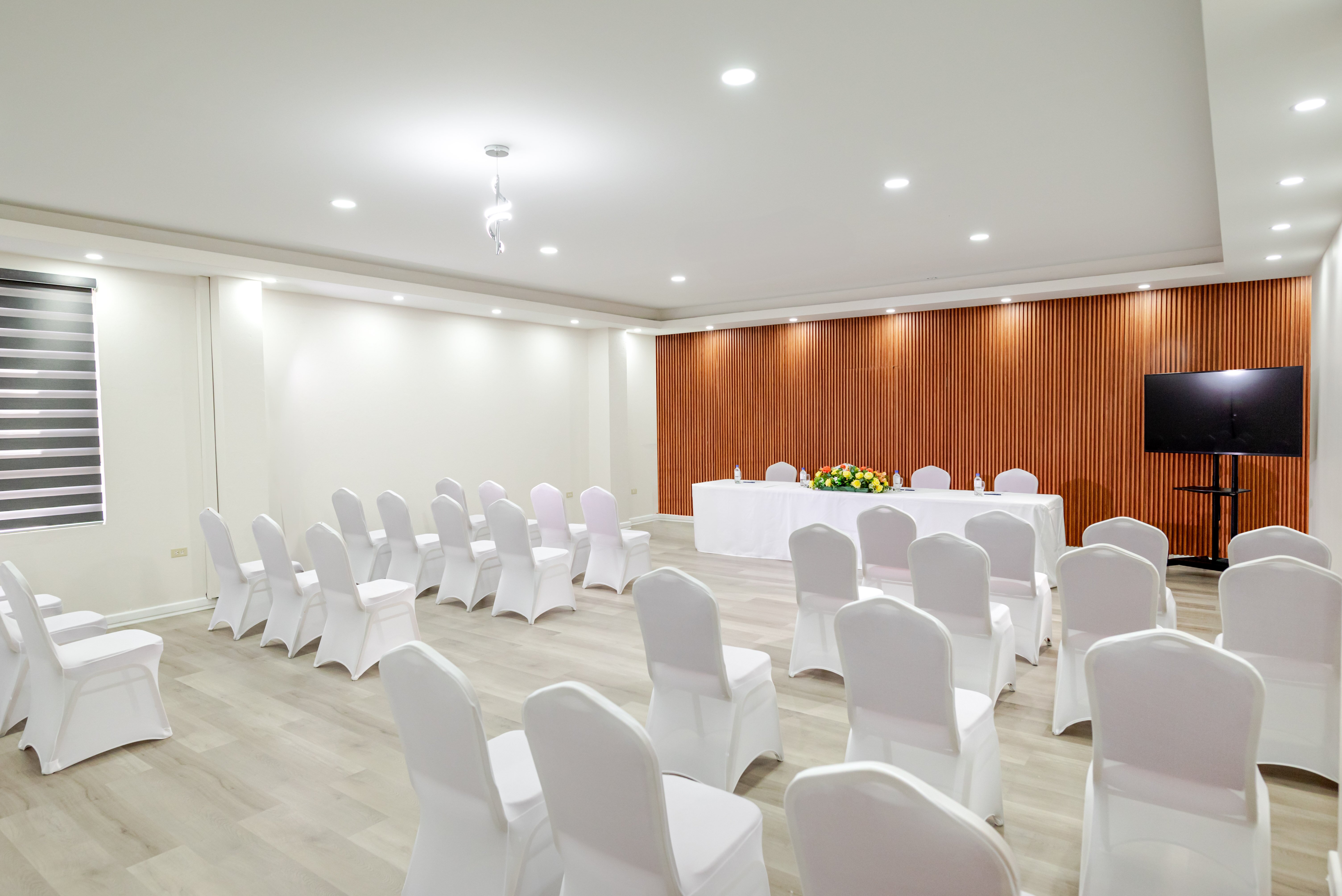 Comfort Inn & Suites Tobago-商务中心/多功能厅