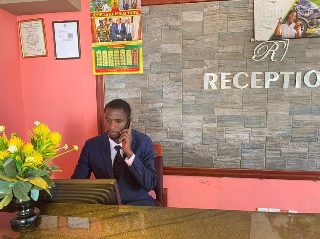 Regency Hotel & Resort主图