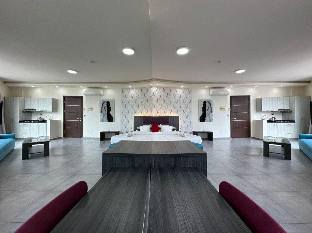 Le Six Hotel And Resort主图