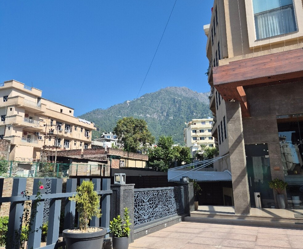 Ramada by Wyndham Katra Station Road主图